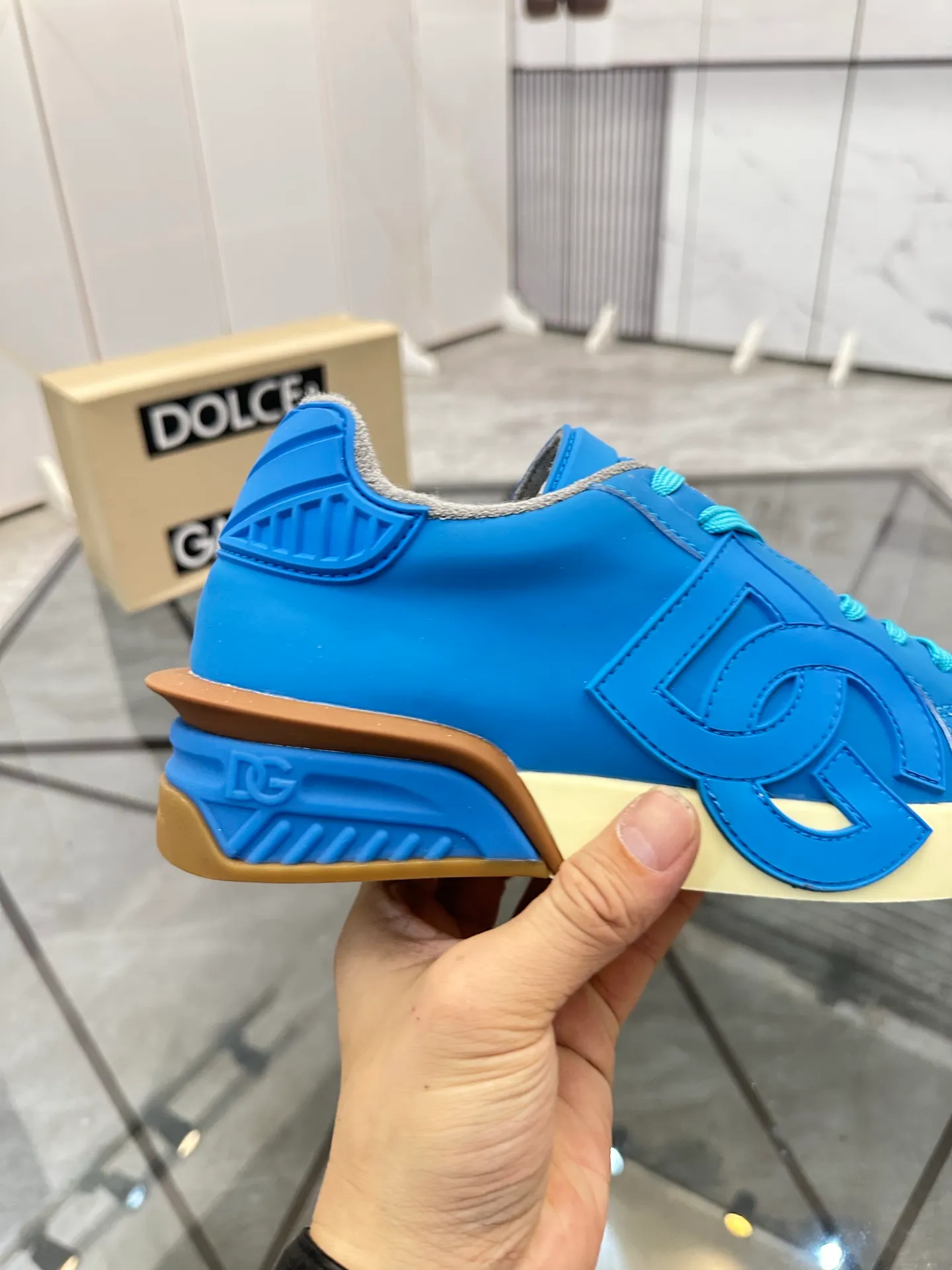 Men's shoes for sale 💰: 💰P500¥ Product trademark: DG* "Dolce & Gabbana*" low-cut casual shoes Regular size: 35-45 (can be customized to 46) Couple style Product material: imported silk leather upper, breathable lining, original outsole. Number: 803
